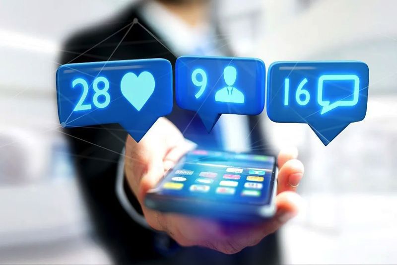 Gunakan Emoji, Tanya Jawab, dan Cerita untuk Mendongkrak Interaksi