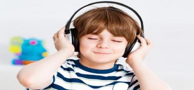 Ini dia 5 Manfaat Mendengarkan Lagu Anak Islami untuk Pertumbuhan si Kecil